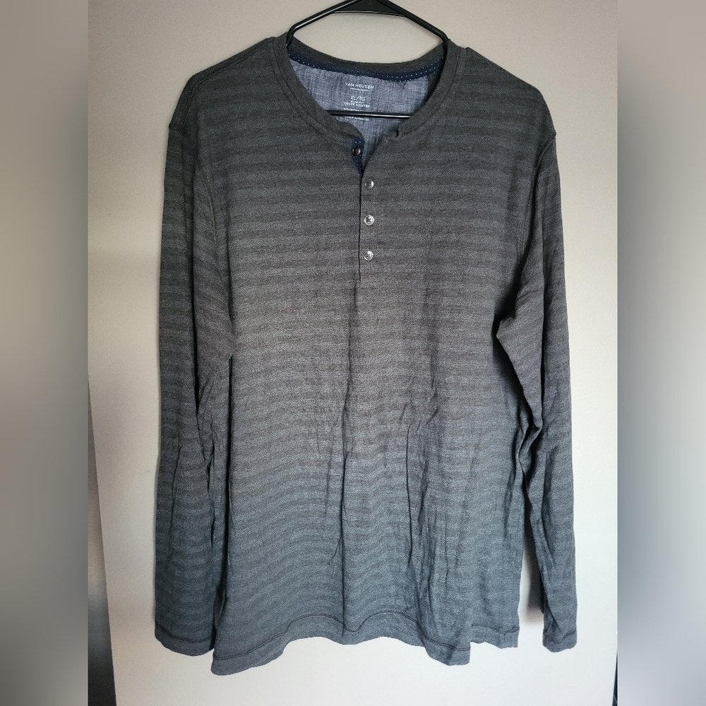 Van Heussen Long Sleeves T-shirt Size XL